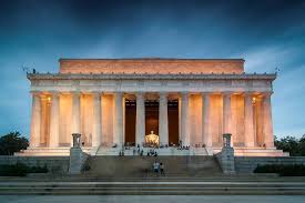 Wide view of Lincoln Memorial